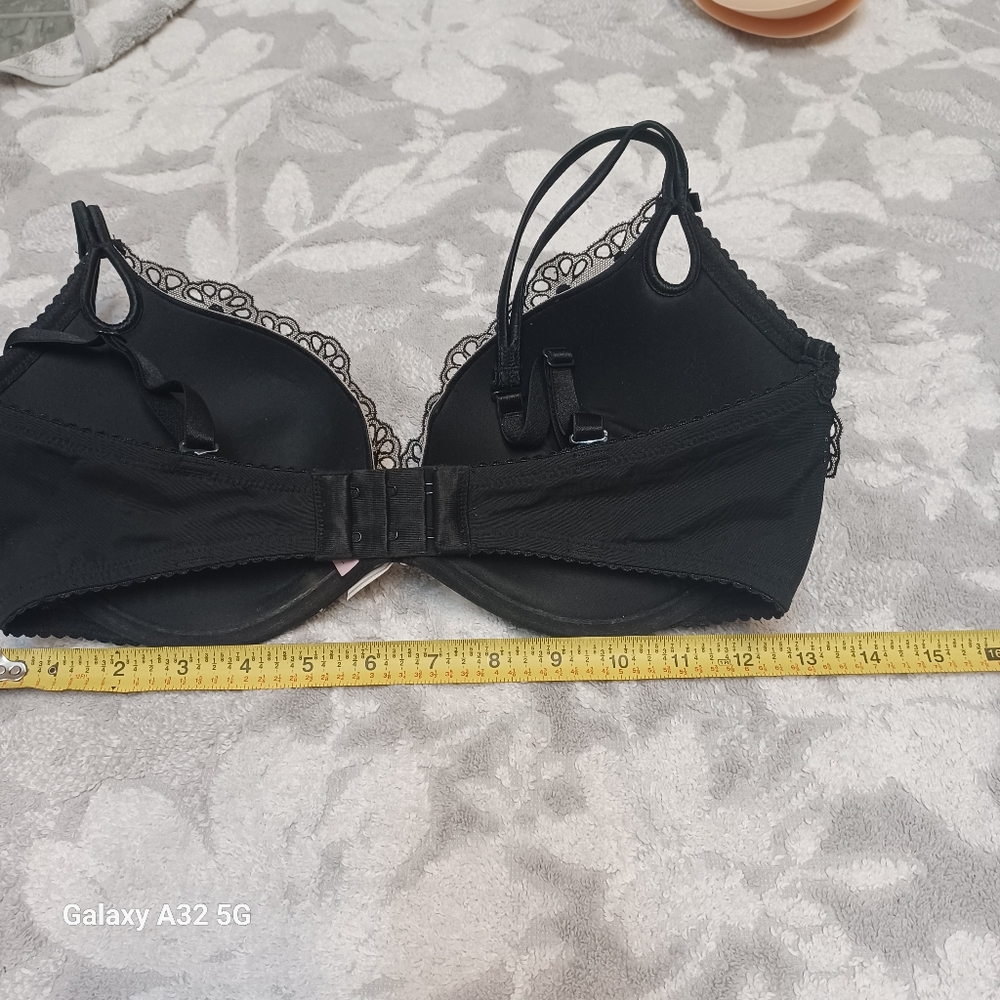 Victoria's Secret Black Lace Push-Up Bra 34DD - Picture 9 of 15